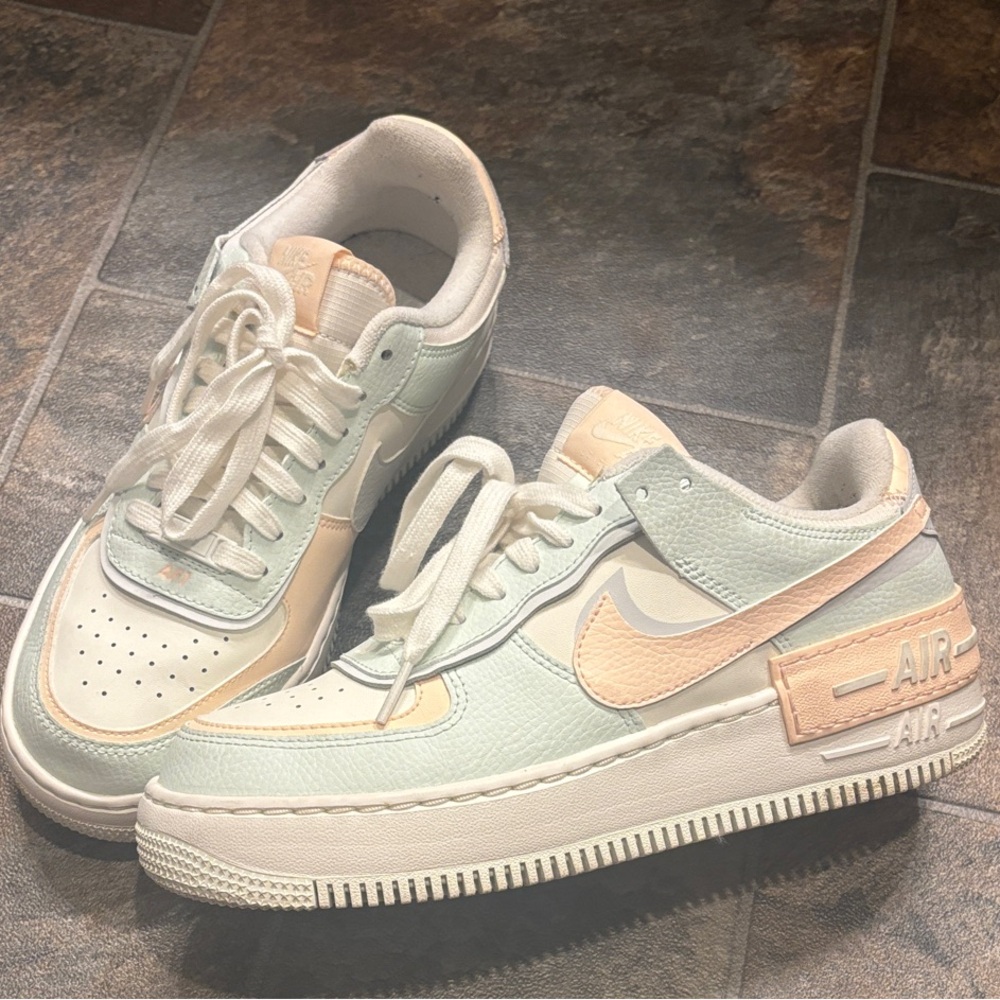 Nike Air Force 1 Shadow in Mint and Peach